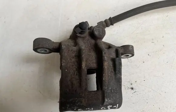 Hyundai i30 Rear brake caliper