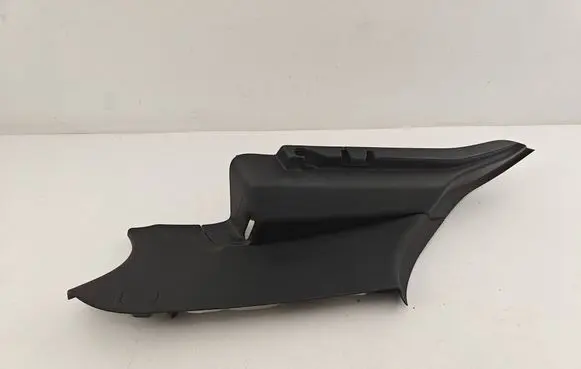 Mercedes-Benz A W176 Tailgate/trunk side cover trim A1766900425 1248676 0004336457