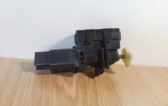 Mazda CX-7 Brake pedal sensor switch