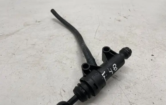 Clutch slave cylinder