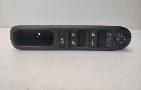 Peugeot 5008 Window control relay 