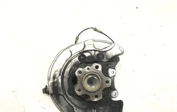 BMW 7 G11 G12 Rear wheel hub 6865662