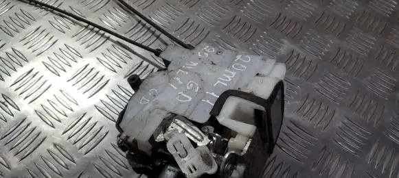 Mitsubishi Lancer X Rear door lock