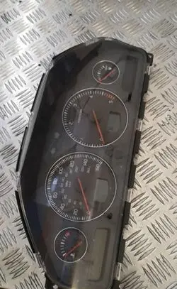 Volvo V70 Speedometer (instrument cluster) 30746112