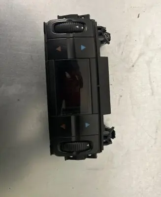 Mercedes-Benz E W211 Climate control unit 2118300285 00080903