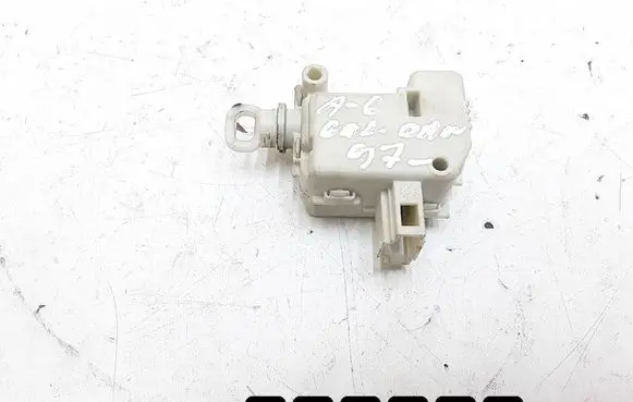Audi A6 S6 C4 4A Central locking motor 3B0959781