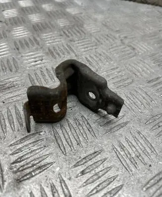 Opel Insignia A Radiator mount bracket 13239135