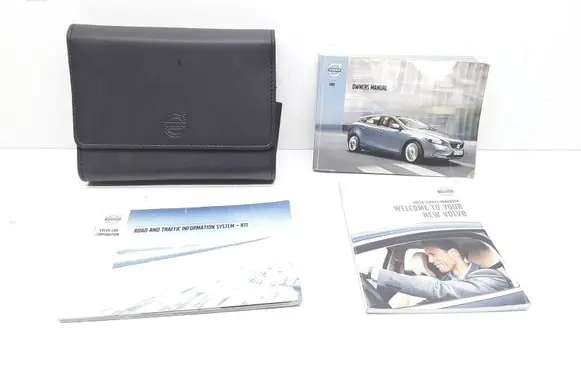 Volvo V40 Owners service history hand book 