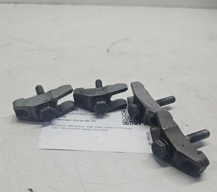 Volkswagen Sharan Fuel Injector clamp holder 