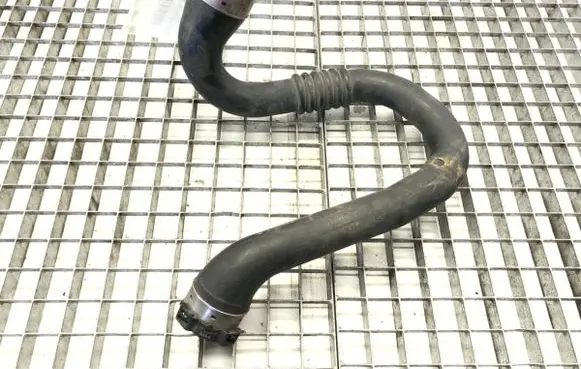 Intercooler hose/pipe
