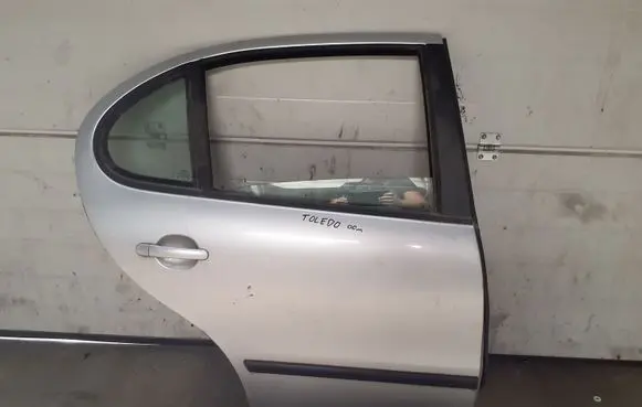Seat Leon (1M) Rear door