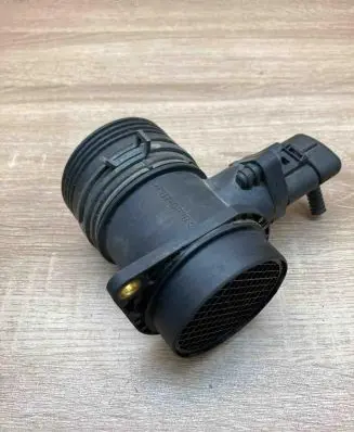 Volkswagen Golf IV Mass air flow meter 06A906461 0280217121