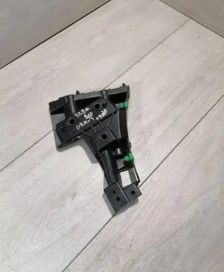 Volvo S60 Front bumper mounting bracket 31425464