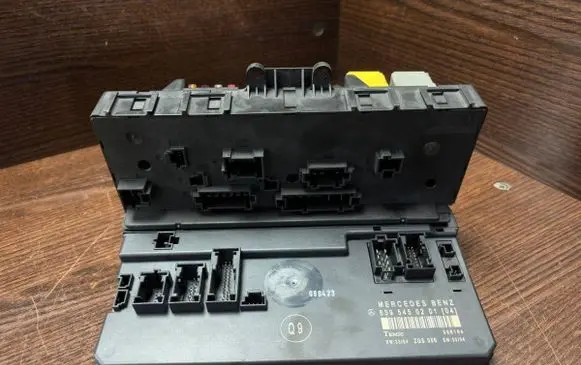 Mercedes-Benz Vito Viano W639 Fuse box set 6395450201 A6395450201