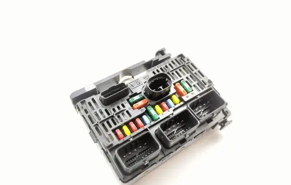 Peugeot 307 Fuse module 9656086080