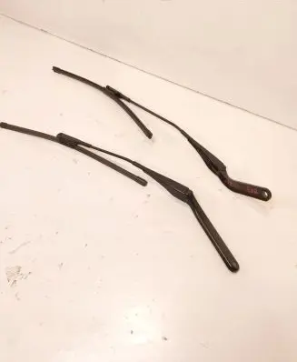 BMW 1 E82 E88 Front wiper blade arm