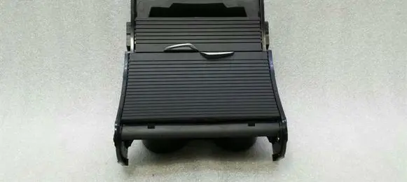 Cup holder front