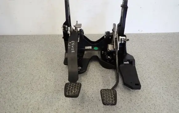 Chevrolet Cruze Pedal assembly 
