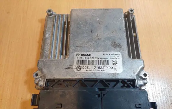 BMW 3 E90 E91 Engine control unit/module ECU 0281014572 7823420 030320746