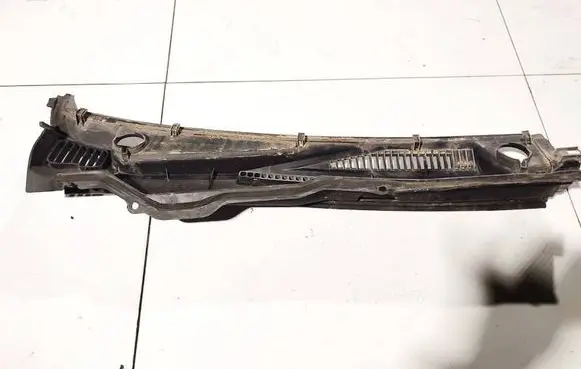 Suzuki Grand Vitara II Wiper trim 7732765j0
