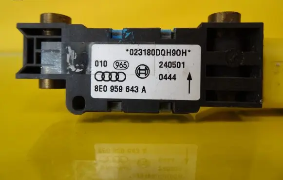 Audi A6 S6 C5 4B Airbag deployment crash/impact sensor 8E0959643A