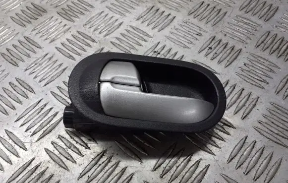 Mitsubishi Colt Front door interior handle