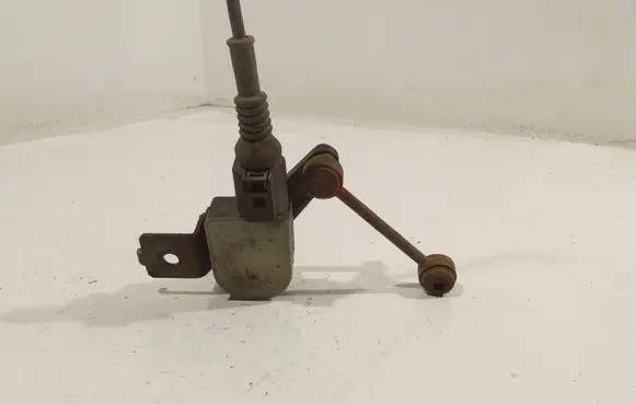 Volkswagen Touran I Front height sensor lever 1T0907503