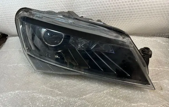 Skoda Superb B8 (3V) Headlight/headlamp 3v1941016b