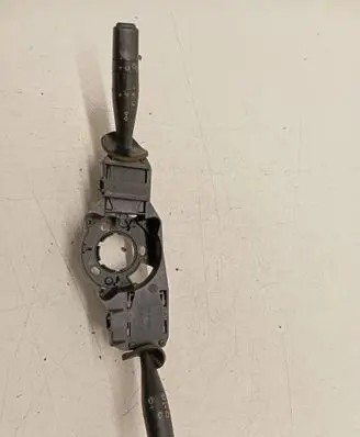 Wiper turn signal indicator stalk/switch