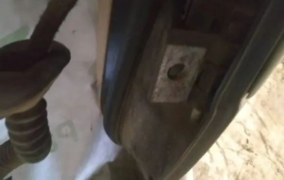 Volvo S80 Rear door lower hinge