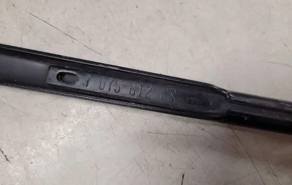 BMW X5 E53 Front wiper blade arm 7075612