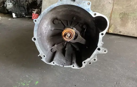 Mitsubishi L200 Manual 5 speed gearbox