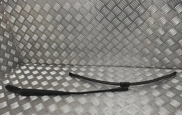 Volkswagen Touran I Windshield/front glass wiper blade 
