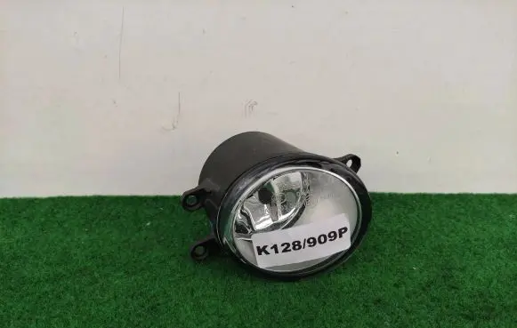 Toyota Avensis T250 Front fog light 81210-0D041