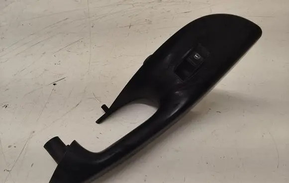Volkswagen PASSAT B6 Rear door handle trim 3C4867180