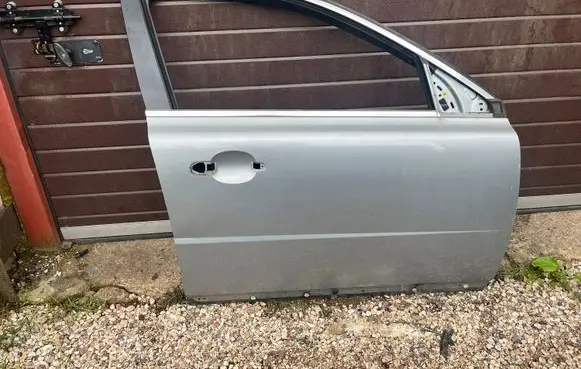 Volvo V70 Front door