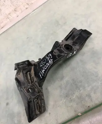 Seat Arona Rear bumper mounting bracket 6f9807377