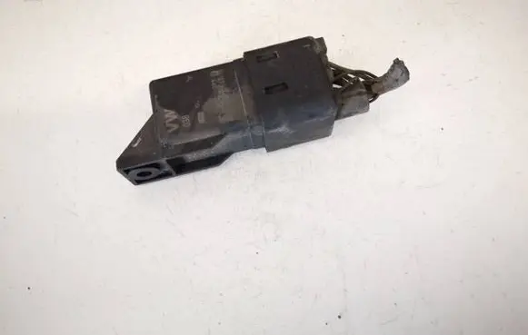 Skoda Superb B6 (3T) Glow plug pre-heat relay 0281003038 038907281d