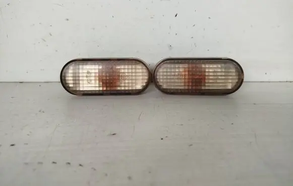 Ford Galaxy Front fender indicator light 