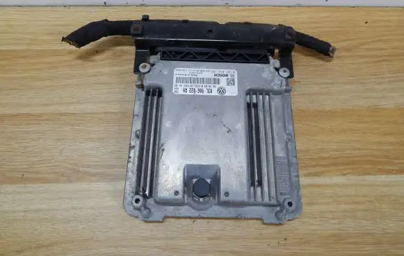 Volkswagen Tiguan Engine control unit/module 03L906022RN 0281016155 03L906022RP