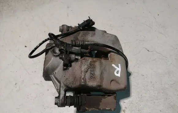 Mercedes-Benz C W204 Front brake caliper A2044212681