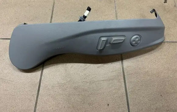 Audi A3 S3 8V Seat trim 8V0881325T 8V0881325