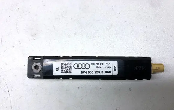 Audi A3 S3 8V Aerial antenna amplifier 8V4035225B