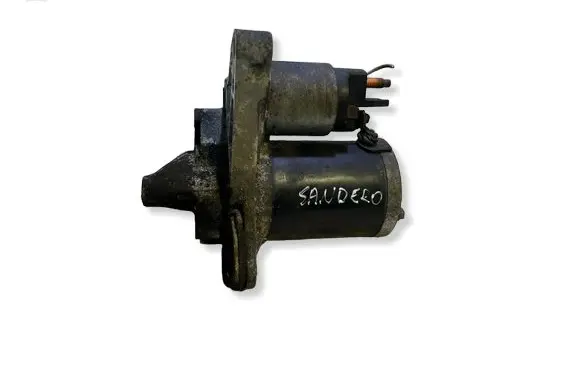 Dacia Sandero II Starter motor 233000779 B223 000T465717