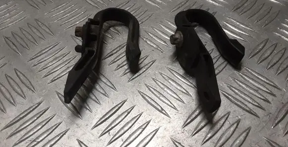 Radiator mount bracket