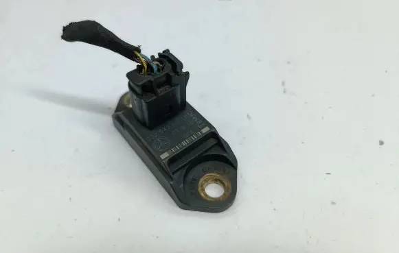 Mercedes-Benz E W211 Airbag deployment crash/impact sensor 0025426918