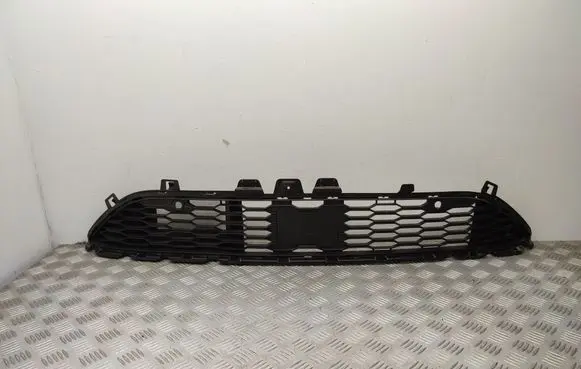 Dacia Sandero III Front bumper lower grill 628160226R 601971468R 622543243r