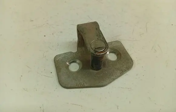 Opel Astra G Front door lock loop/hook striker