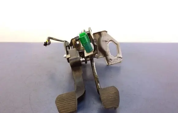 Peugeot 208 Accelerator throttle pedal 9683756680
