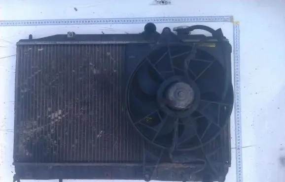 Hyundai Lantra I Radiator cooling fan shroud